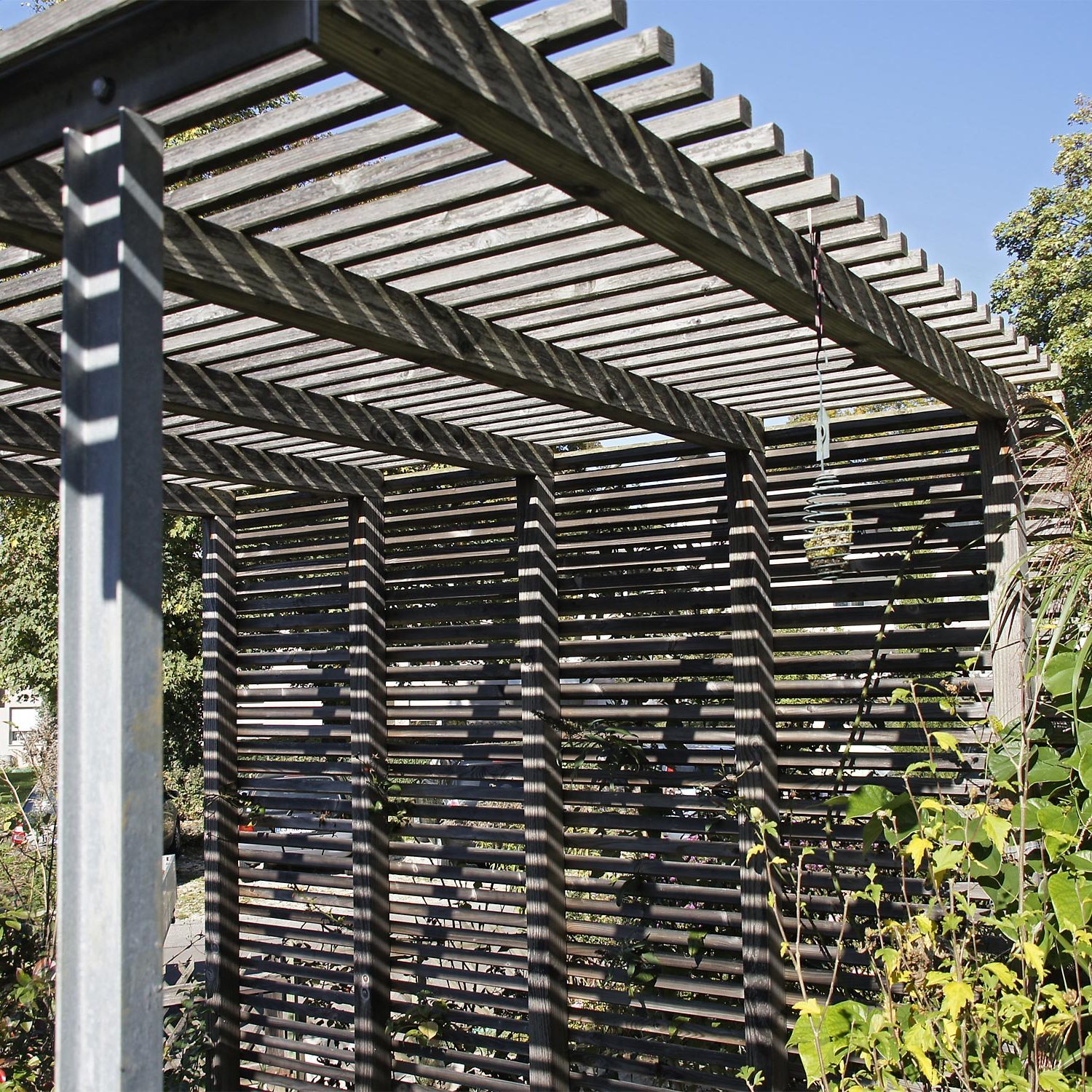 Pergola aus Douglasie und verzinktem Stahl in Esslingen